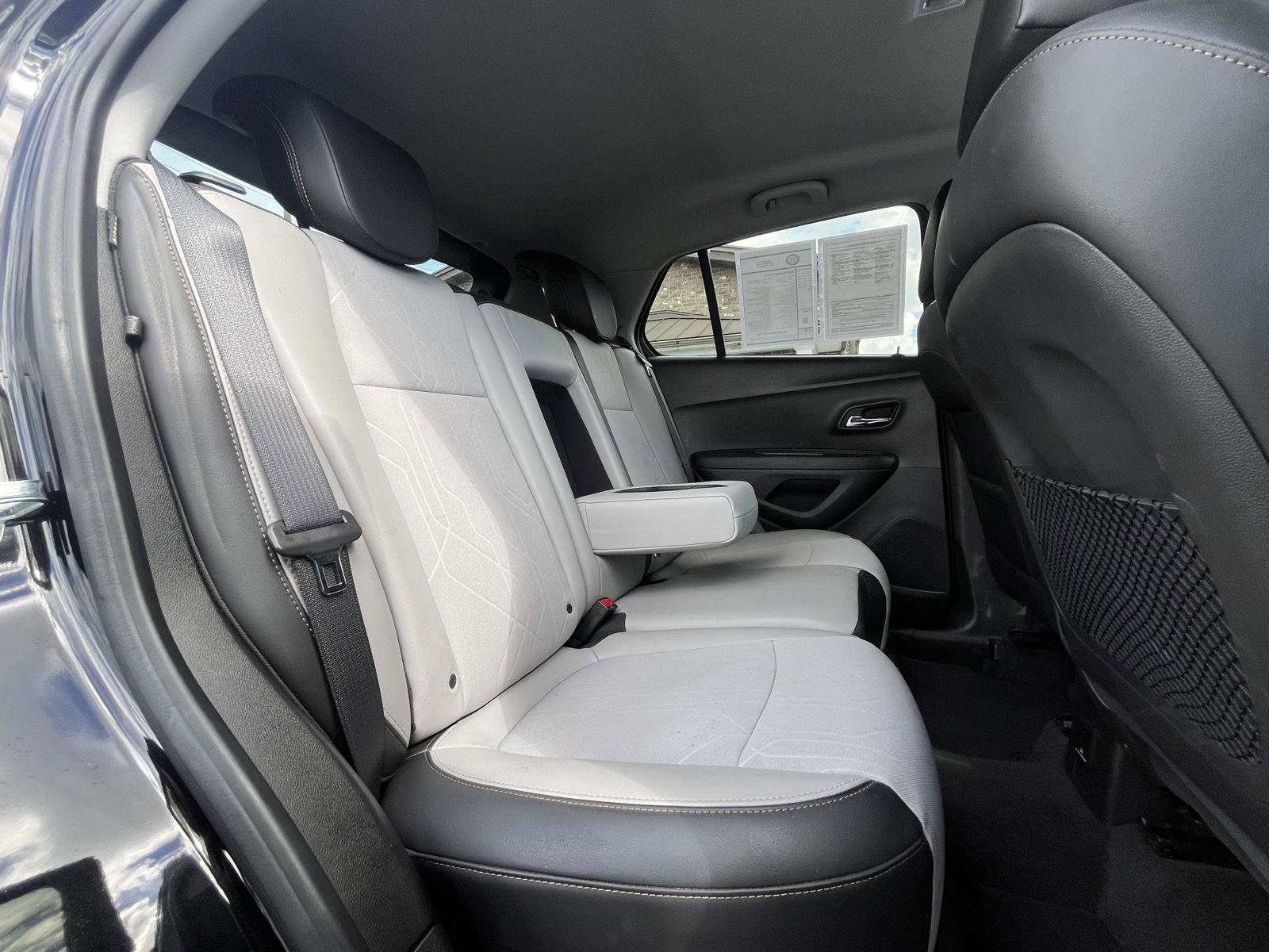 Used 2020 Chevrolet Trax LT w/ LT Convenience Package image 15