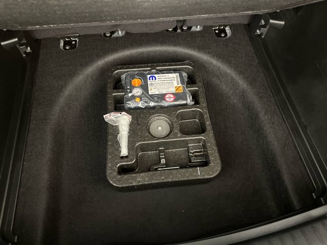 Certified 2023 Jeep Compass Latitude w/ Convenience Group AWD/4WD image 38
