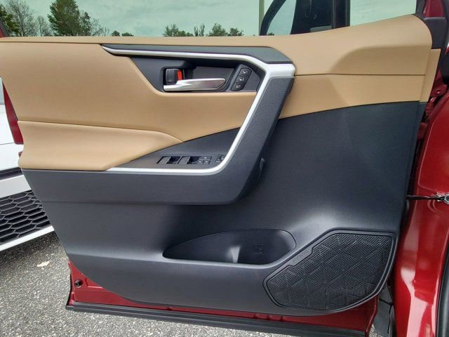 Used 2023 Toyota RAV4 XLE Premium image 36