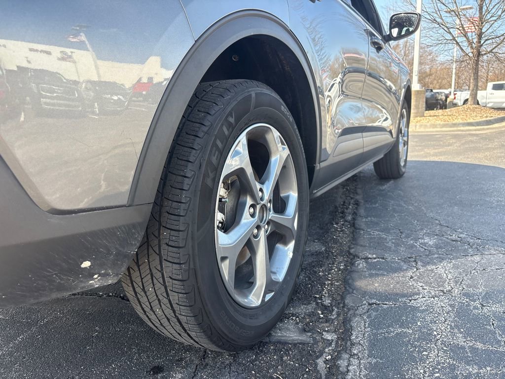 Used 2025 Ford Escape ST-Line Select image 5