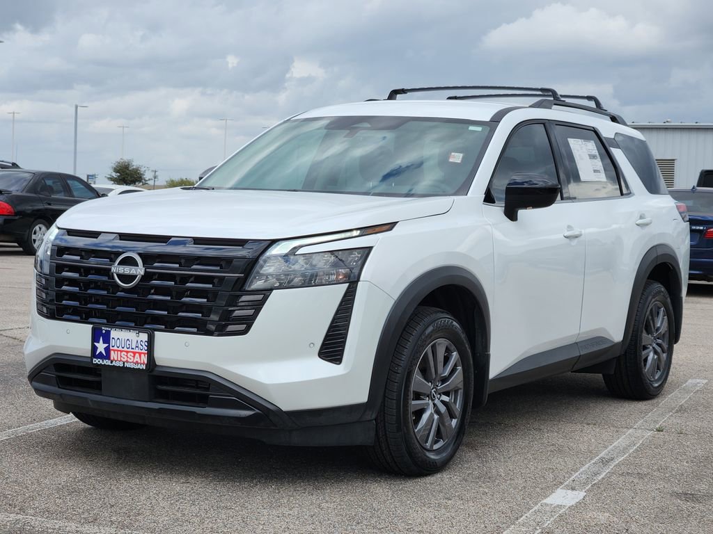 New 2026 Nissan Pathfinder SV image 2