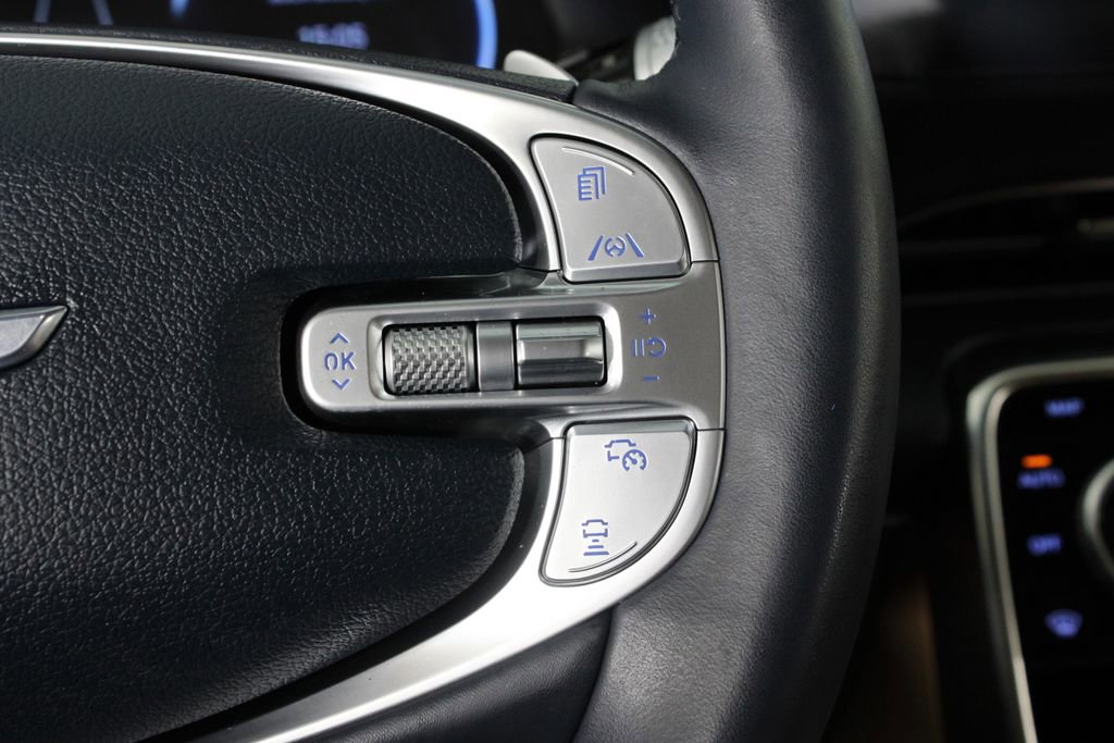 Used 2023 Genesis GV80 2.5T w/ Prestige 20" Package image 27