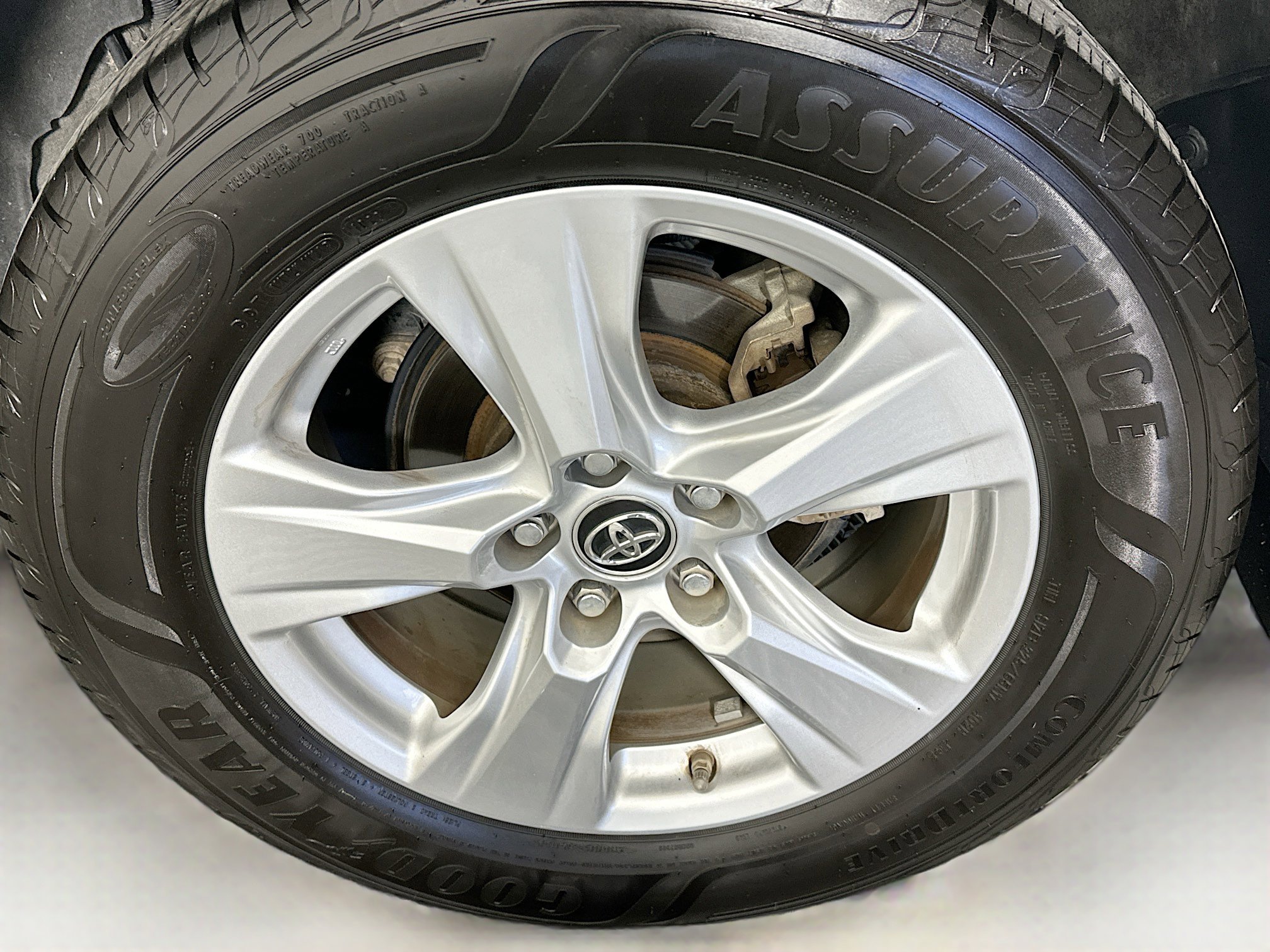 Used 2019 Toyota RAV4 XLE FWD image 11
