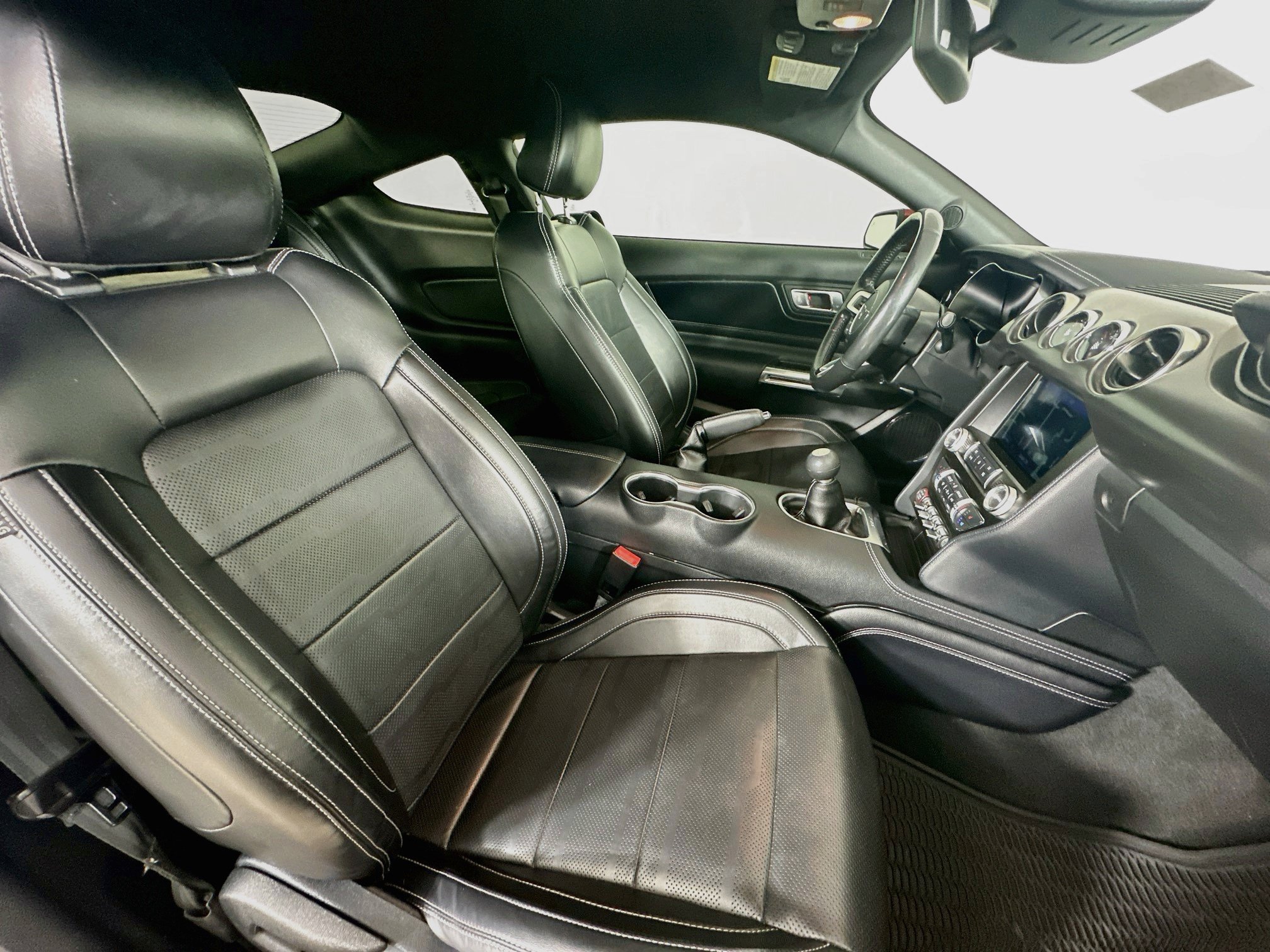 Used 2021 Ford Mustang GT Premium w/ Equipment Group 401A RWD image 33