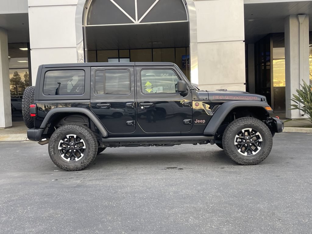 Used 2025 Jeep Wrangler Unlimited Rubicon AWD/4WD image 8