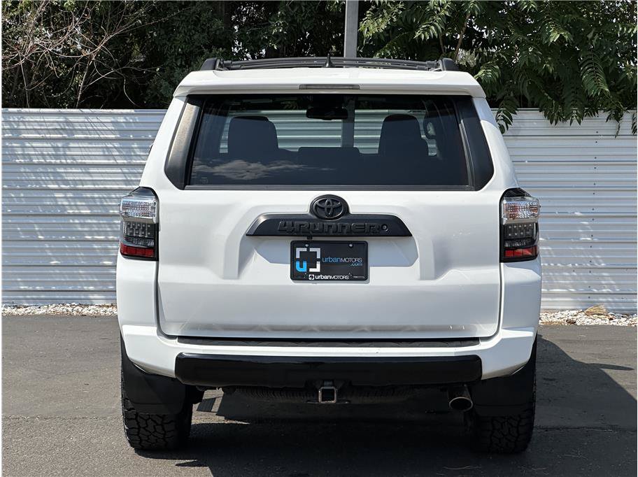 Used 2018 Toyota 4Runner TRD Off-Road Premium w/ TRD Performance Package AWD/4WD image 11