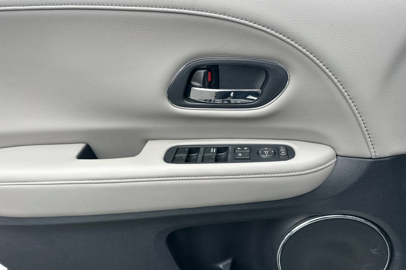 Certified 2018 Honda HR-V EX-L image 10