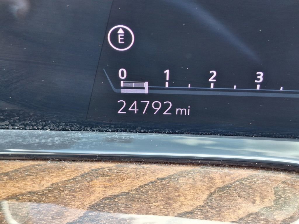 Certified 2023 Cadillac Escalade ESV Sport Platinum w/ Heavy-Duty Trailer Package image 22