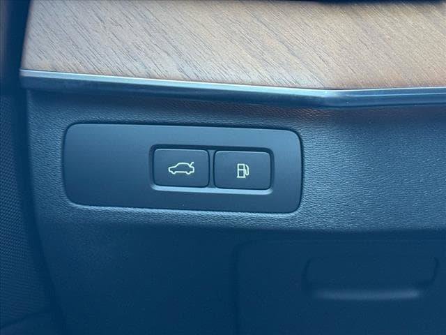 New 2025 Volvo XC90 T8 Plus w/ Protection Package Premier image 12