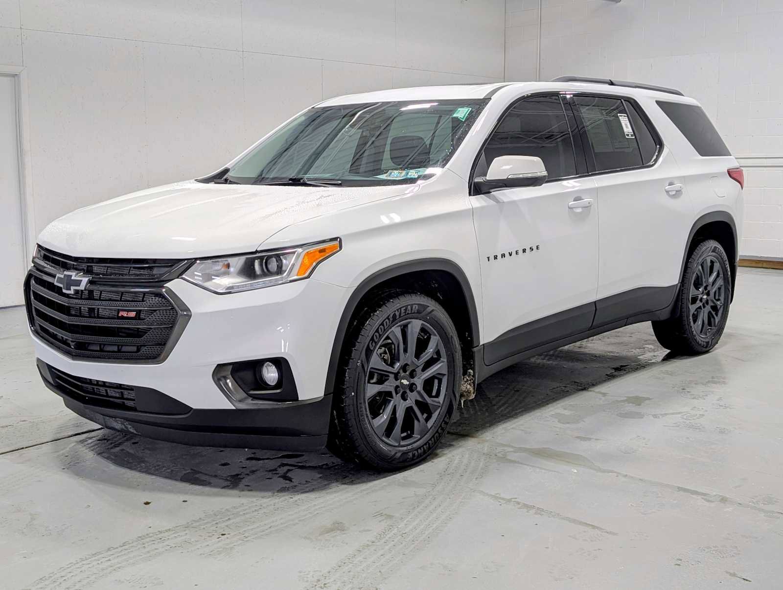 Certified 2021 Chevrolet Traverse RS image 1