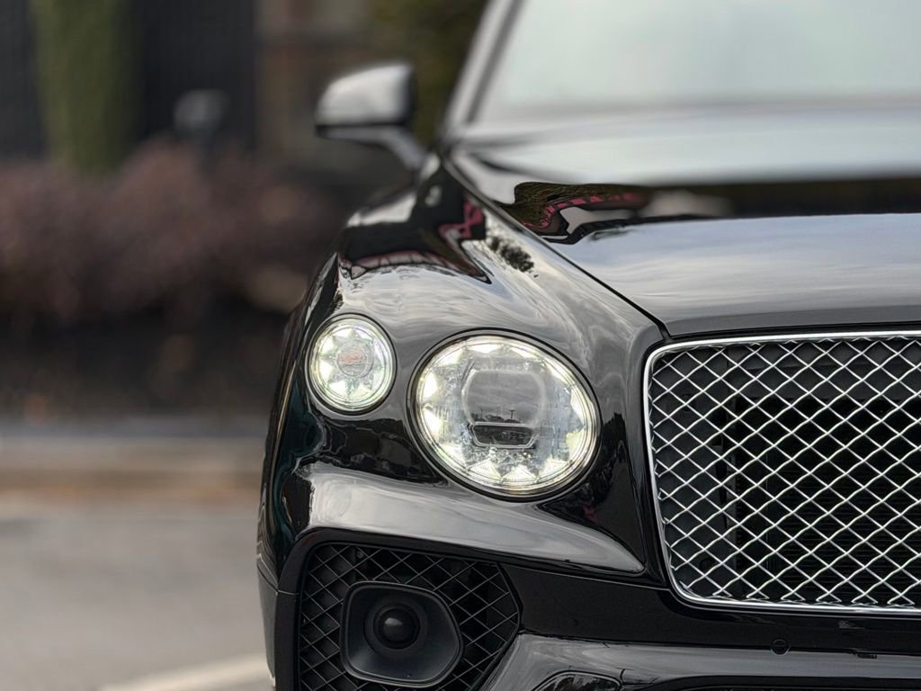 Used 2023 Bentley Bentayga image 4