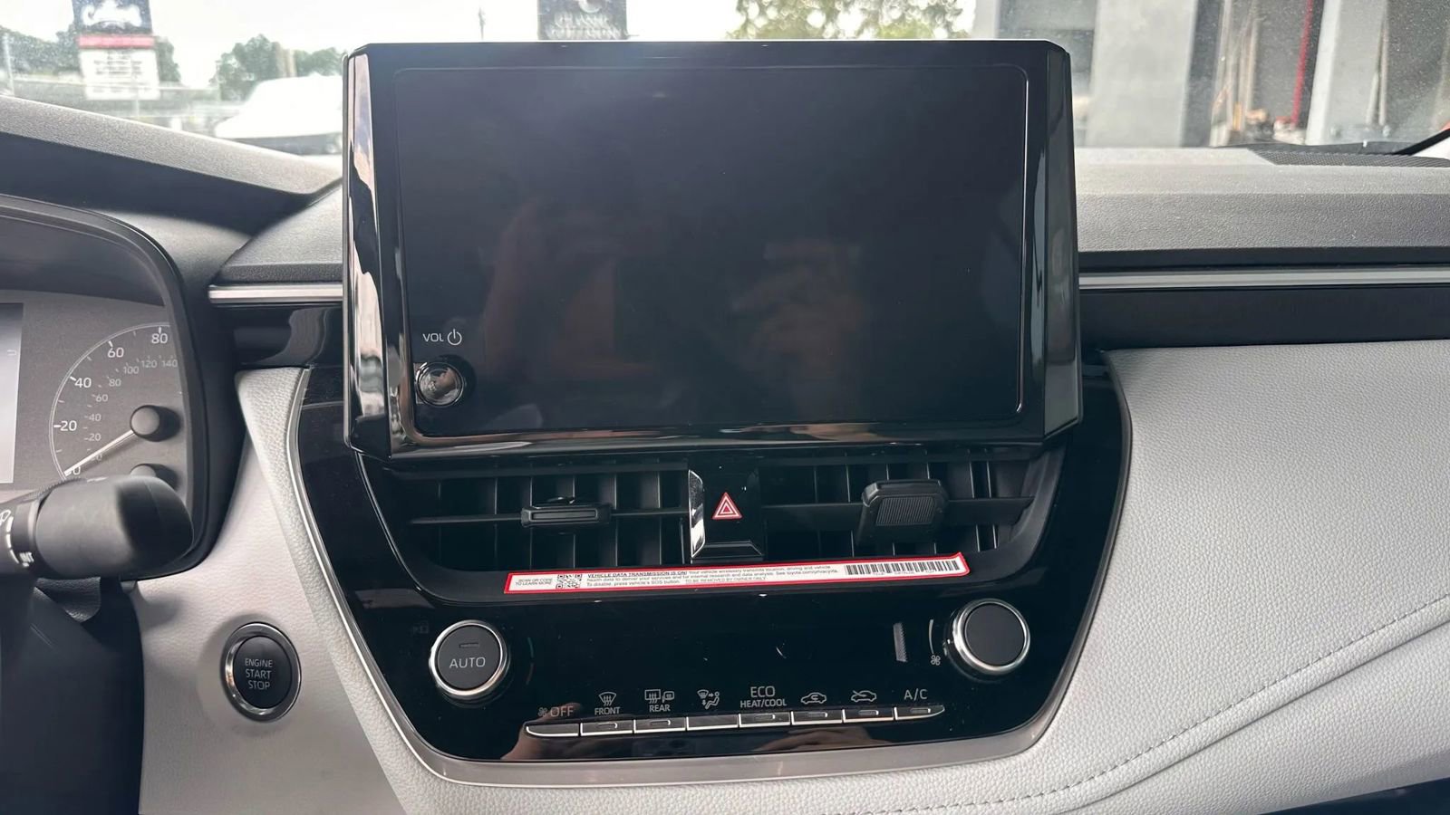 Used 2025 Toyota Corolla SE image 14