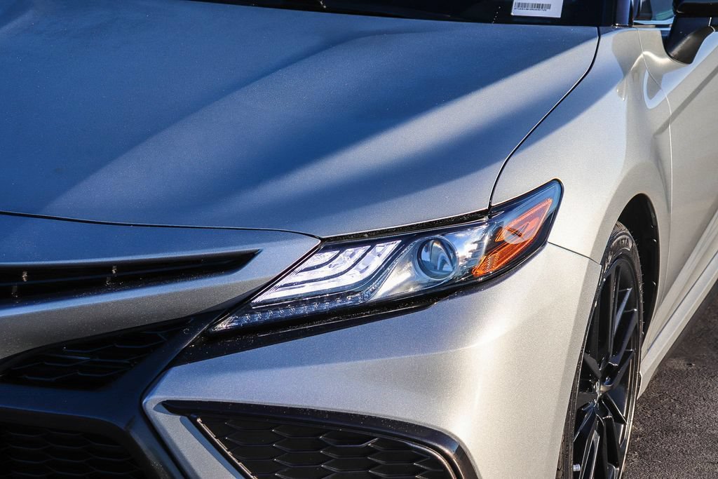 Used 2021 Toyota Camry XSE w/ Navigation Package FWD image 5