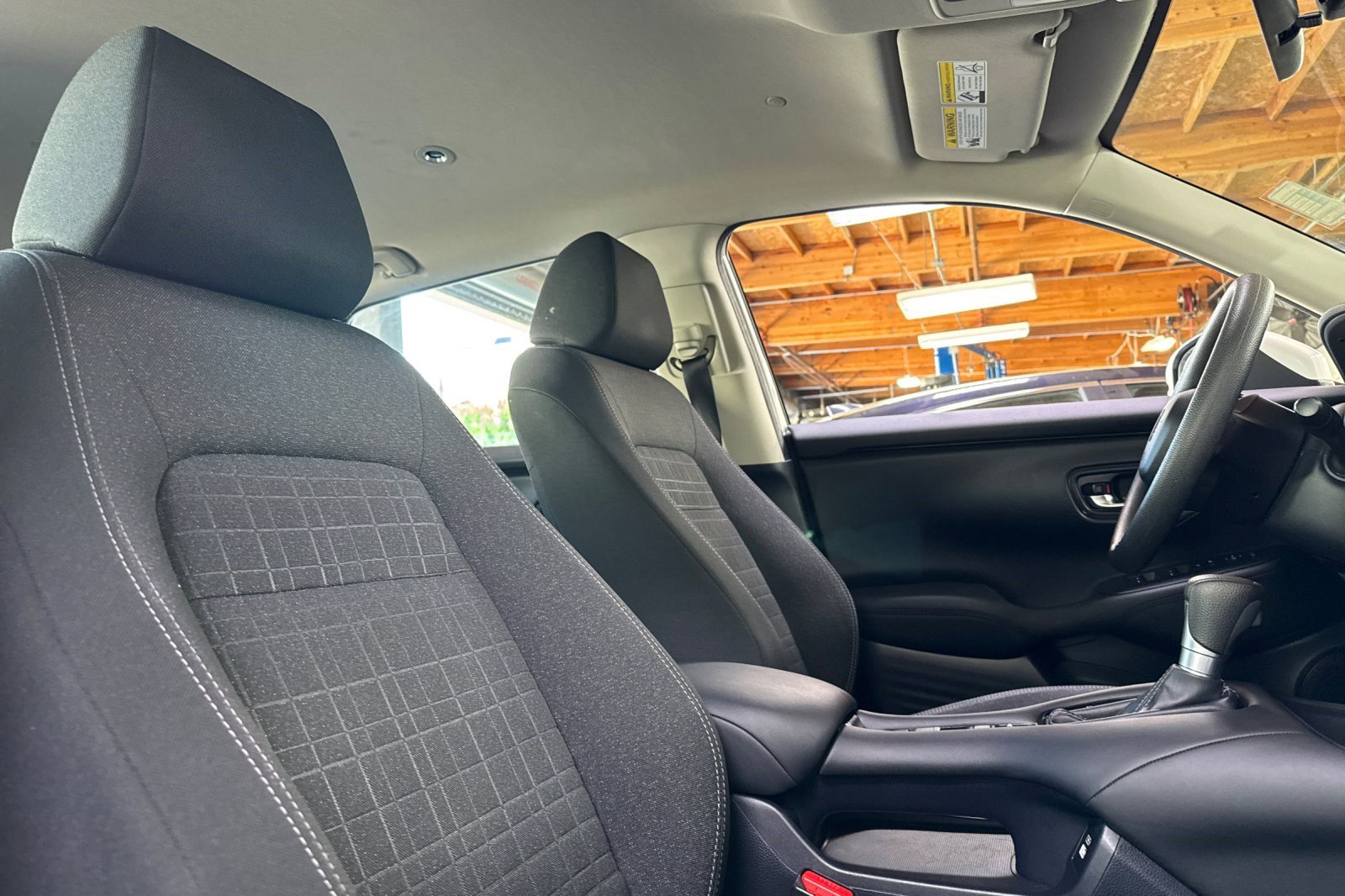 Certified 2023 Honda HR-V LX image 31