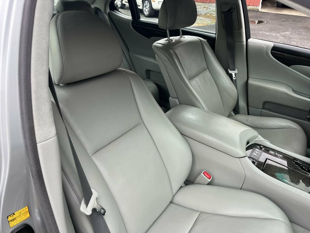 Used 2011 Lexus LS 460 L w/ Luxury Pkg AWD/4WD image 38