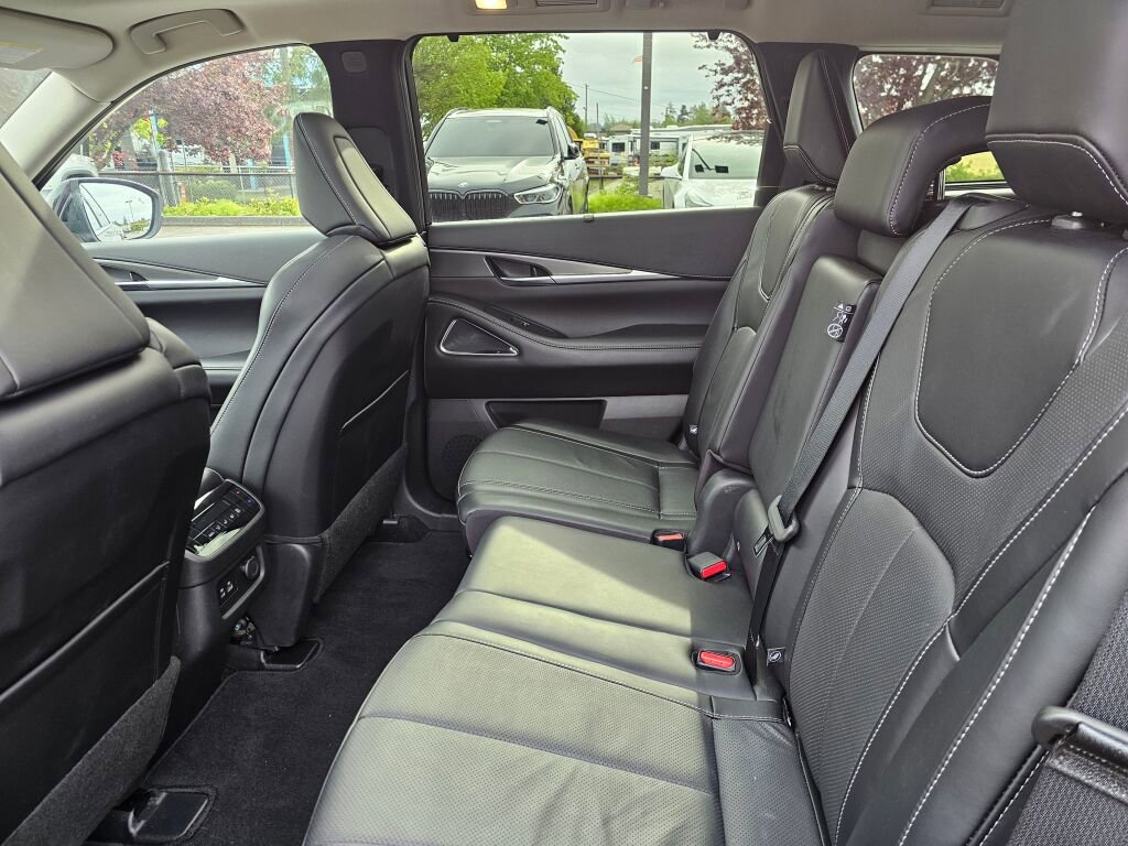 Used 2024 INFINITI QX60 Luxe w/ Performance Audio Package AWD/4WD image 21