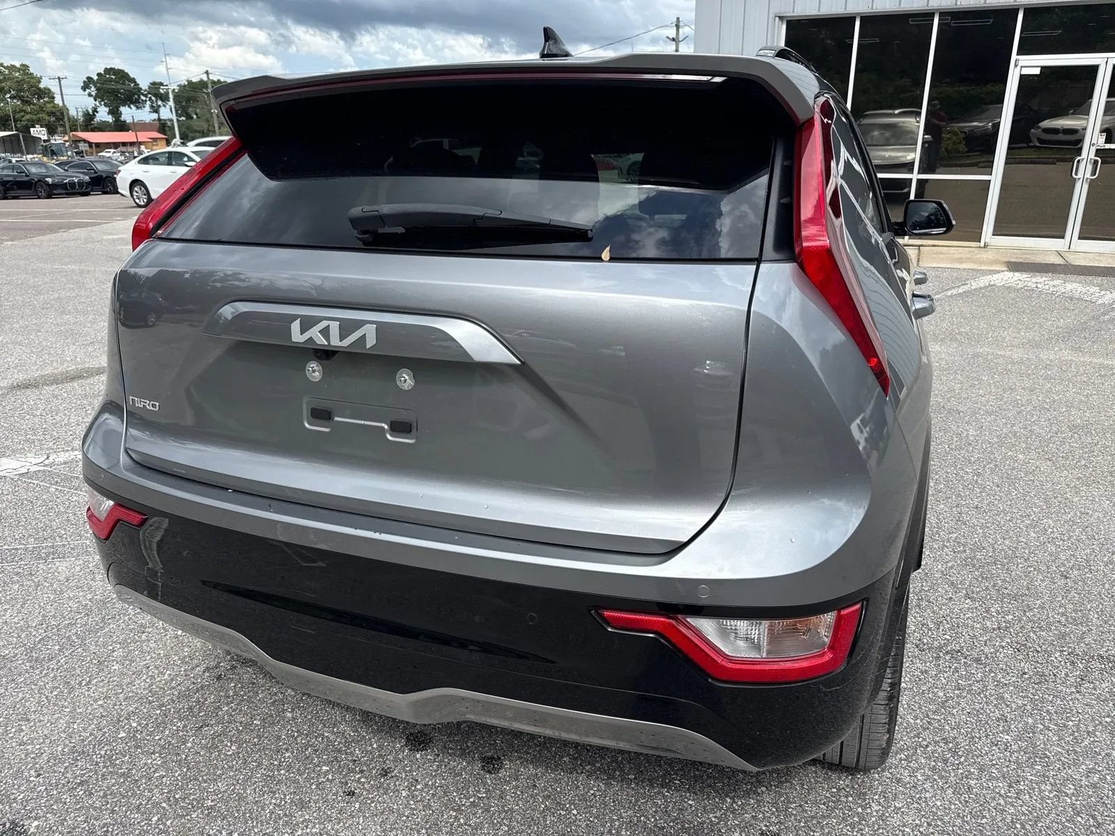 Used 2024 Kia Niro Wind w/ Wind Preserve Package FWD image 8