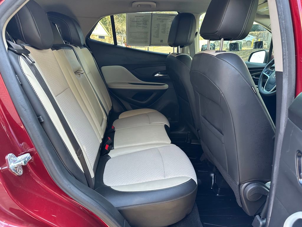 Used 2022 Buick Encore Preferred w/ Safety Package image 40