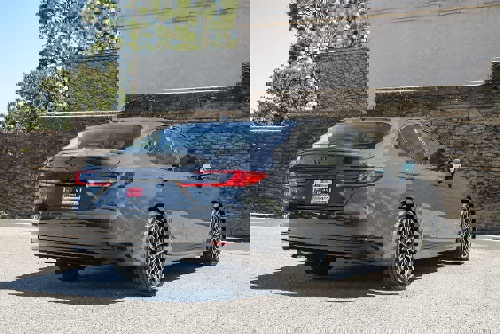 Used 2026 Toyota Camry XLE image 7