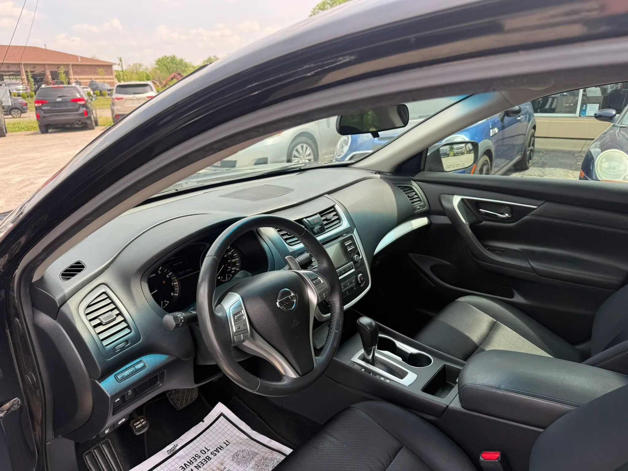 Used 2017 Nissan Altima 2.5 SR w/ Midnight Edition Package FWD image 12