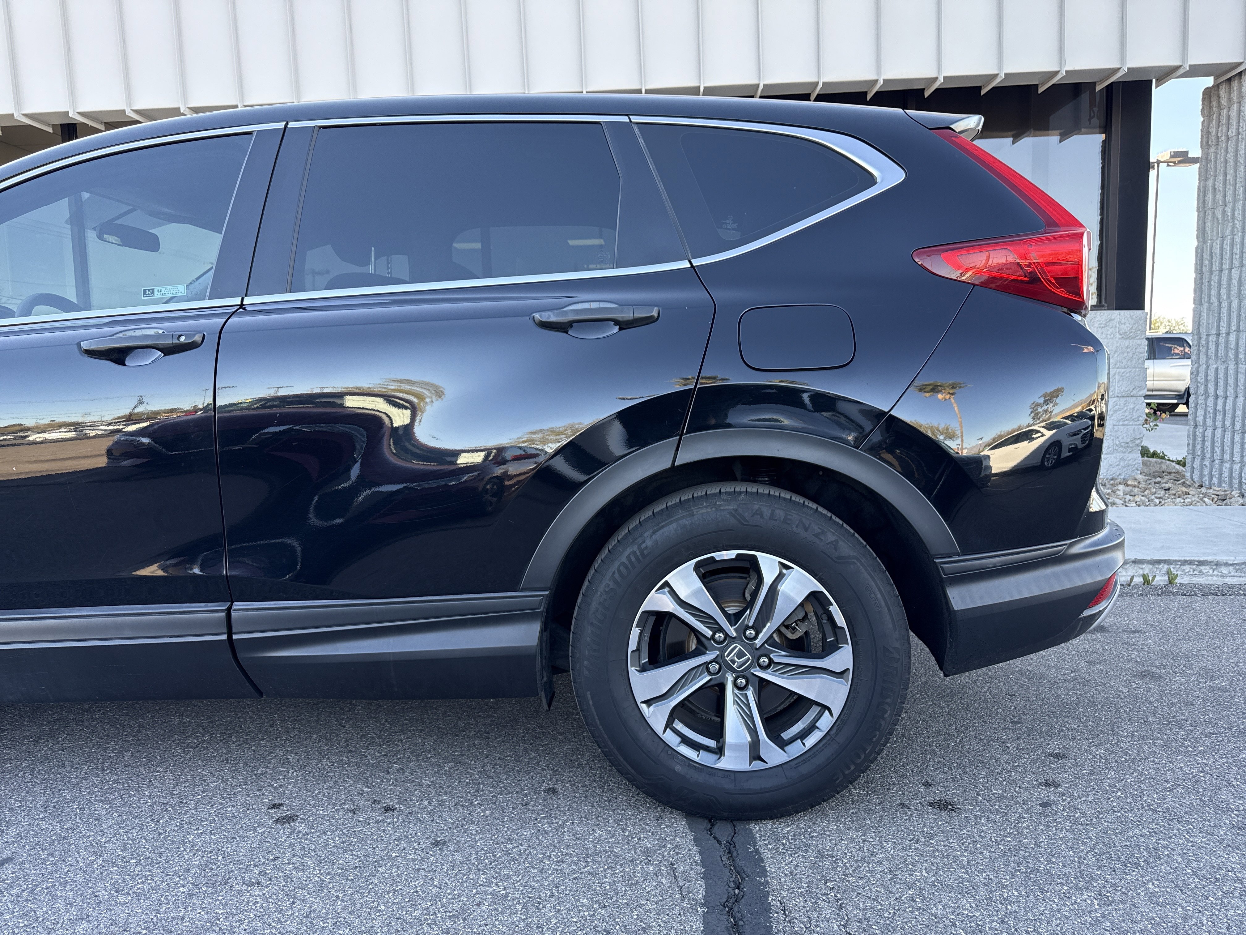 Used 2019 Honda CR-V LX image 2