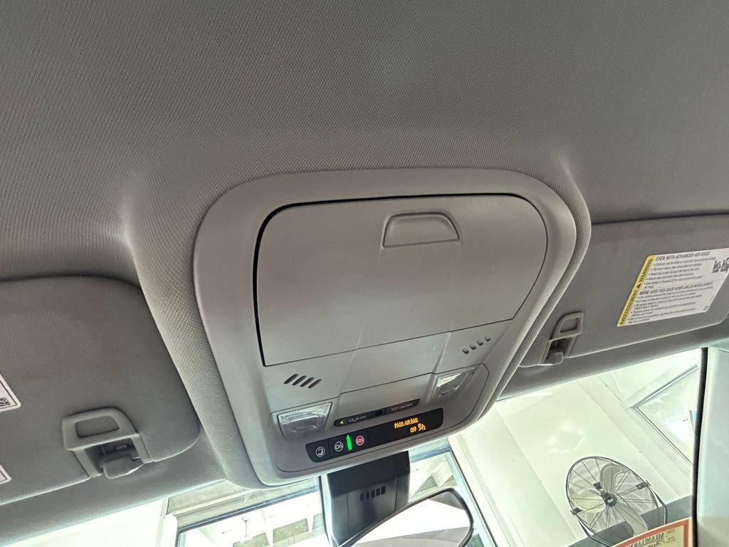 Used 2022 Chevrolet Equinox LT FWD image 26