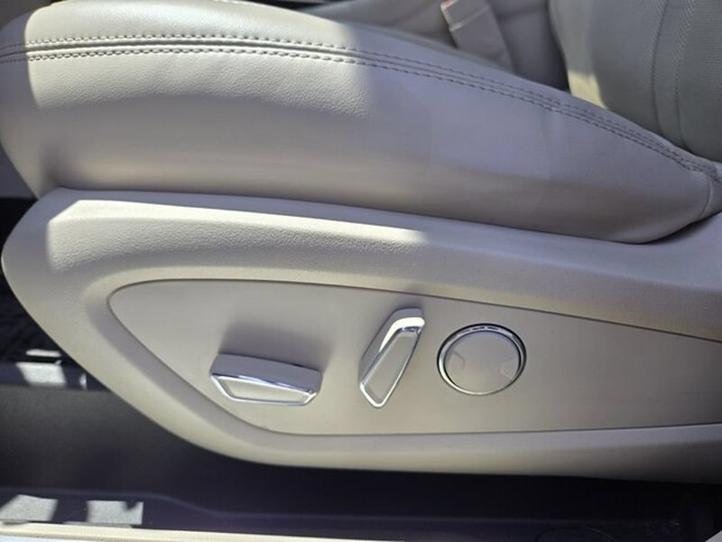 Used 2017 Lincoln MKC Reserve FWD image 10