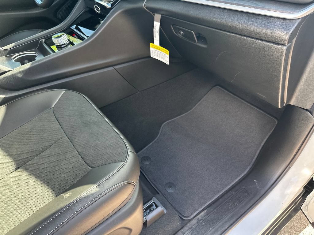 New 2026 Jeep Grand Cherokee Altitude RWD image 40