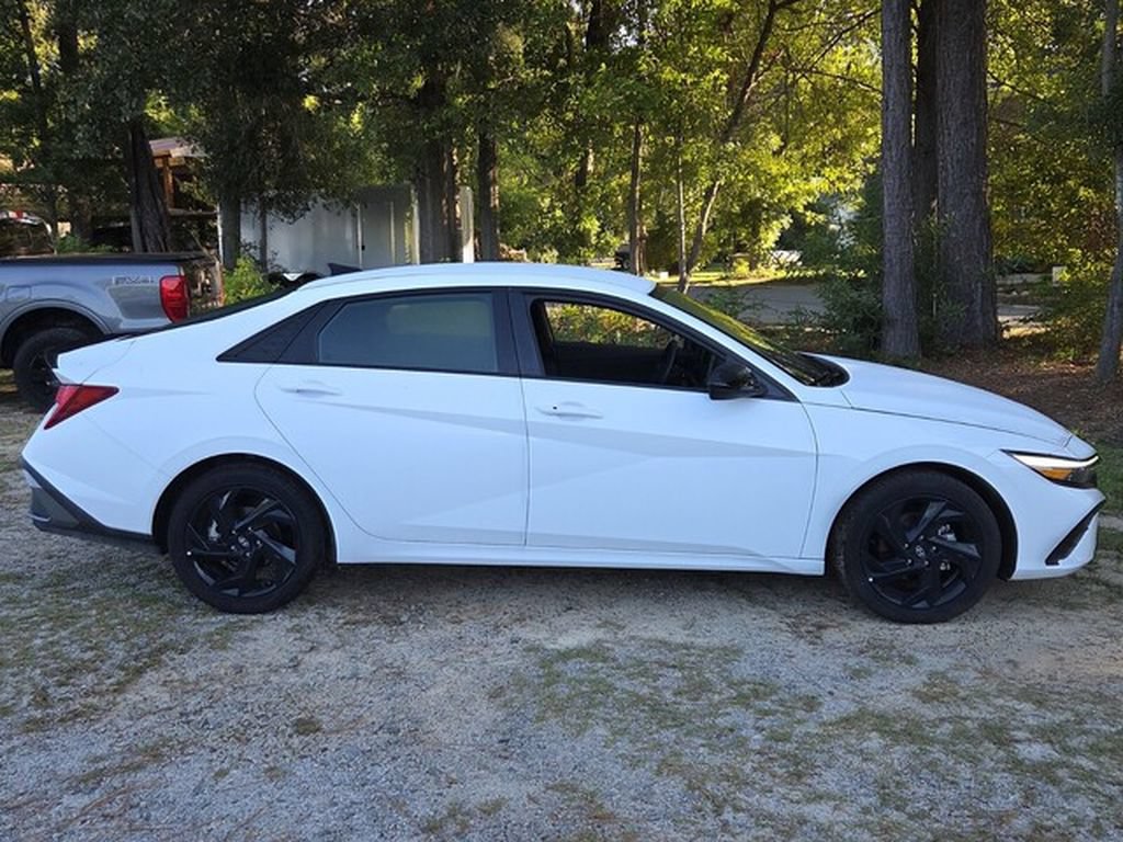 Used 2026 Hyundai Elantra Sport FWD image 14