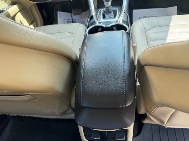 Used 2016 Ford Fusion SE image 18