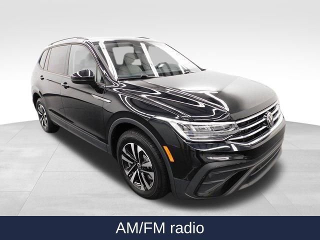 Used 2024 Volkswagen Tiguan S image 2