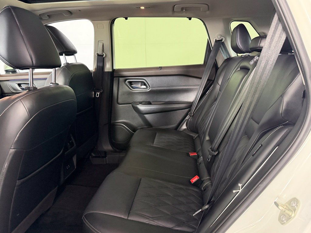 Used 2023 Nissan Rogue Platinum FWD image 15