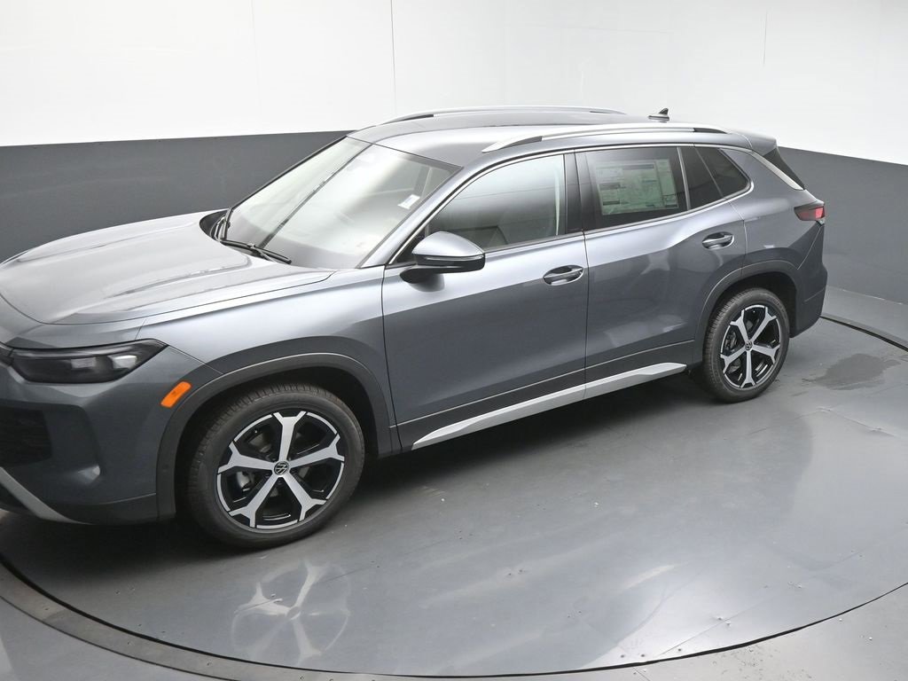 New 2025 Volkswagen Tiguan SE image 48