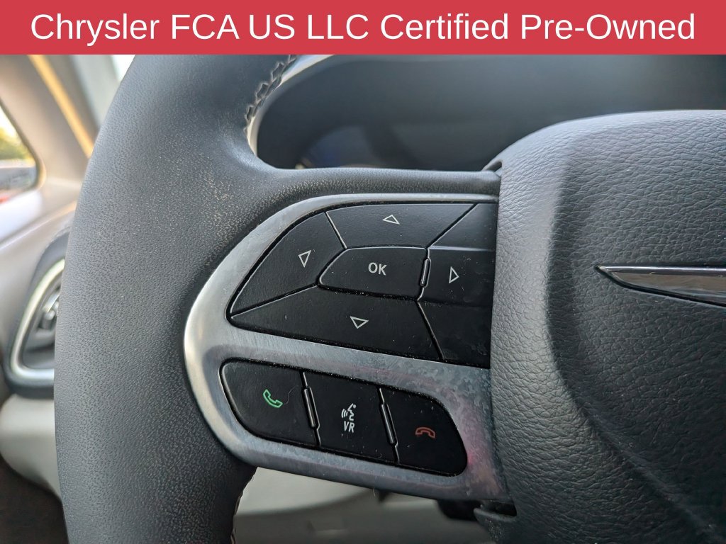 Used 2023 Chrysler Pacifica Limited FWD image 21