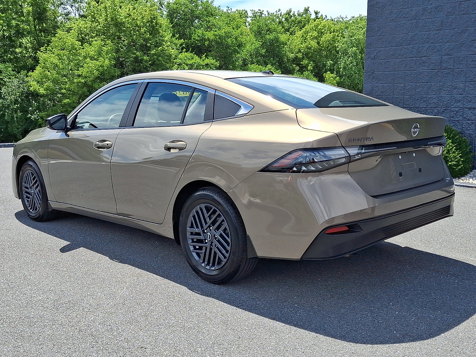 Certified 2026 Nissan Sentra SV w/ SV Convenience Package FWD image 6