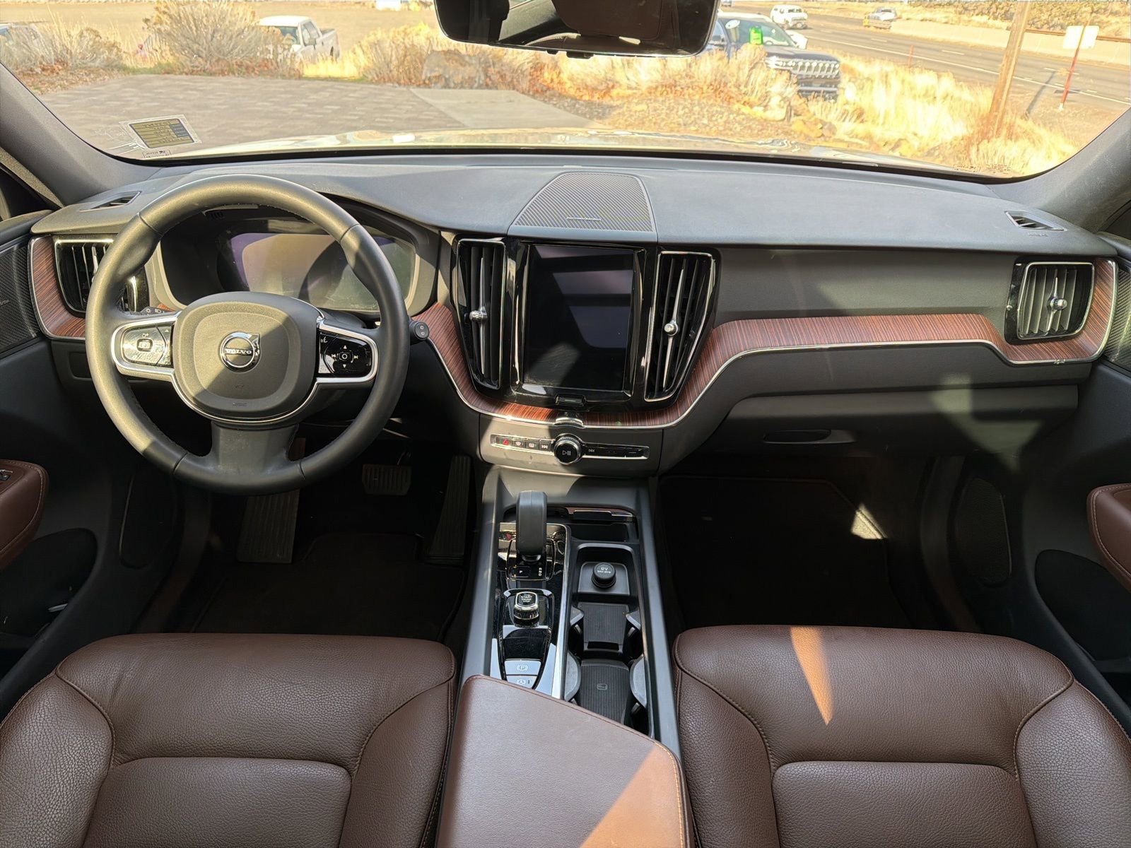 Certified 2025 Volvo XC60 T8 Plus w/ Protection Package Premier image 16