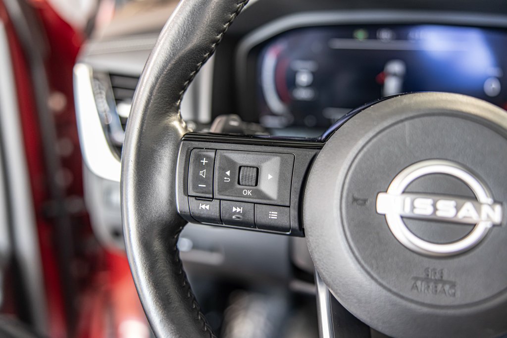 Used 2023 Nissan Rogue Platinum AWD/4WD image 25