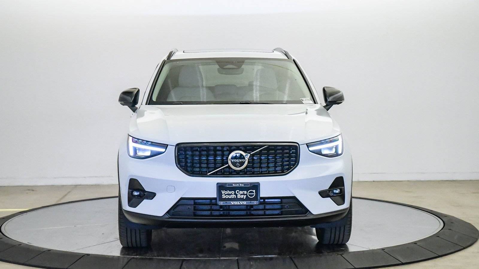 Certified 2026 Volvo XC40 B5 Plus w/ Protection Package Premier AWD/4WD image 7