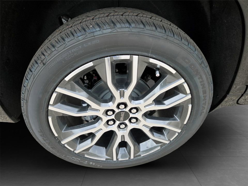 New 2026 GMC Acadia Denali Ultimate w/ LPO, Floor Liner Package AWD/4WD image 33