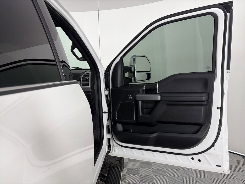 Used 2019 Ford F350 Platinum w/ Platinum Ultimate Package image 32