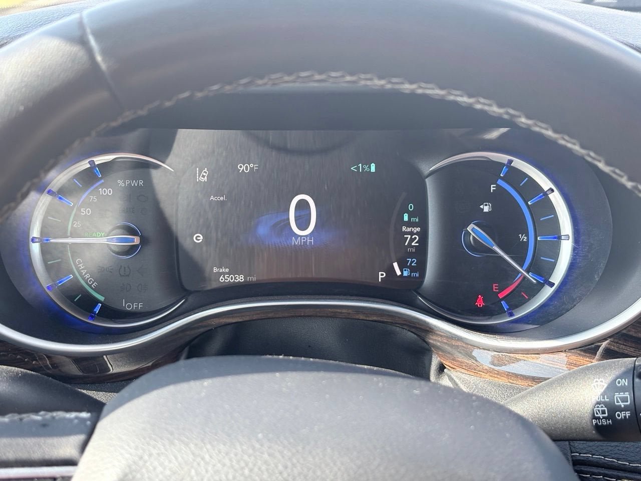 Used 2023 Chrysler Pacifica Limited FWD image 8