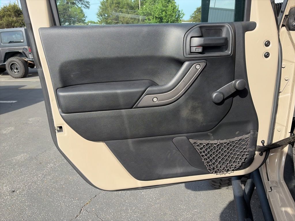 Used 2016 Jeep Wrangler Unlimited Sport w/ Connectivity Group image 13