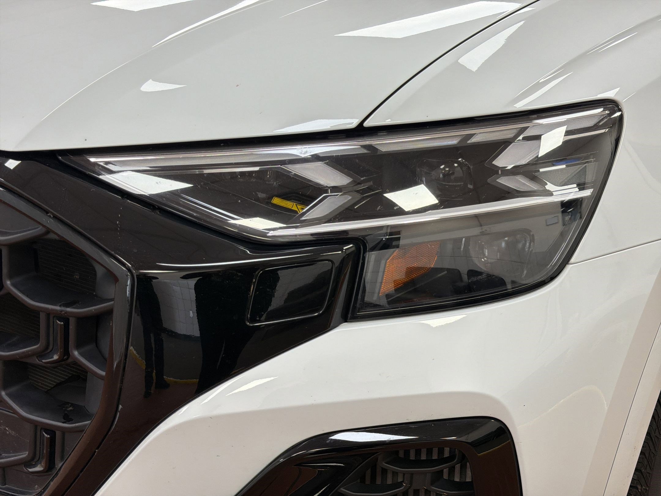 Used 2024 Audi Q8 Prestige image 11