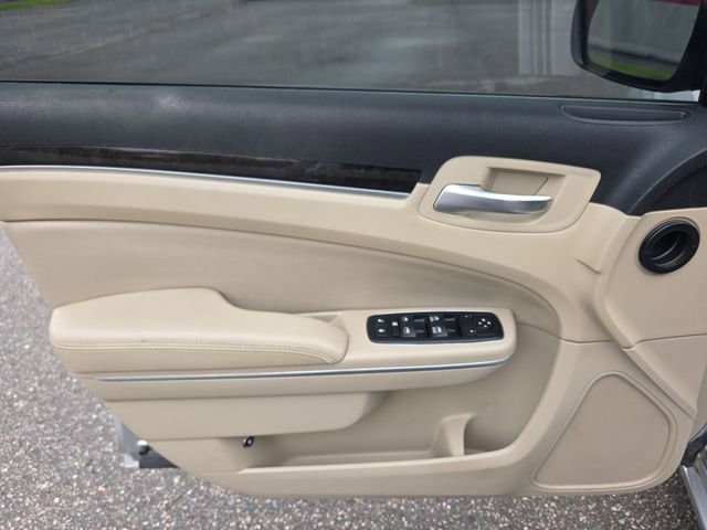 Used 2012 Chrysler 300 RWD image 13