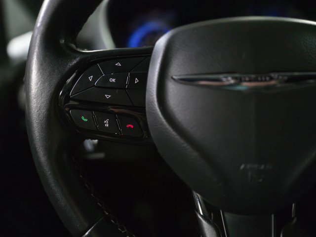 Used 2020 Chrysler Pacifica Touring w/ S Appearance Package image 22