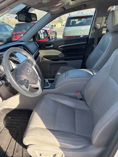 Used 2015 Toyota Highlander Limited Platinum image 10