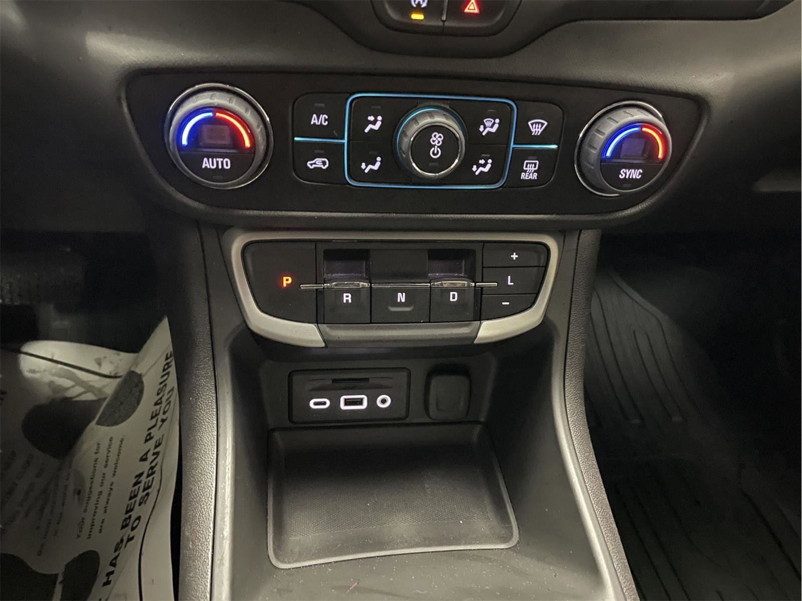 Used 2023 GMC Terrain SLT w/ LPO, Floor Liner Package image 29