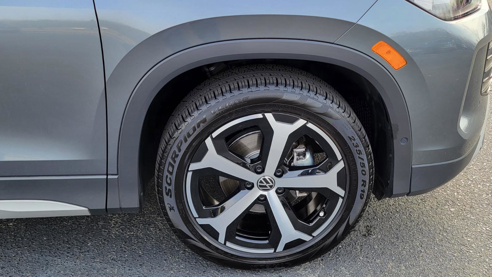 Used 2025 Volkswagen Tiguan SE image 15