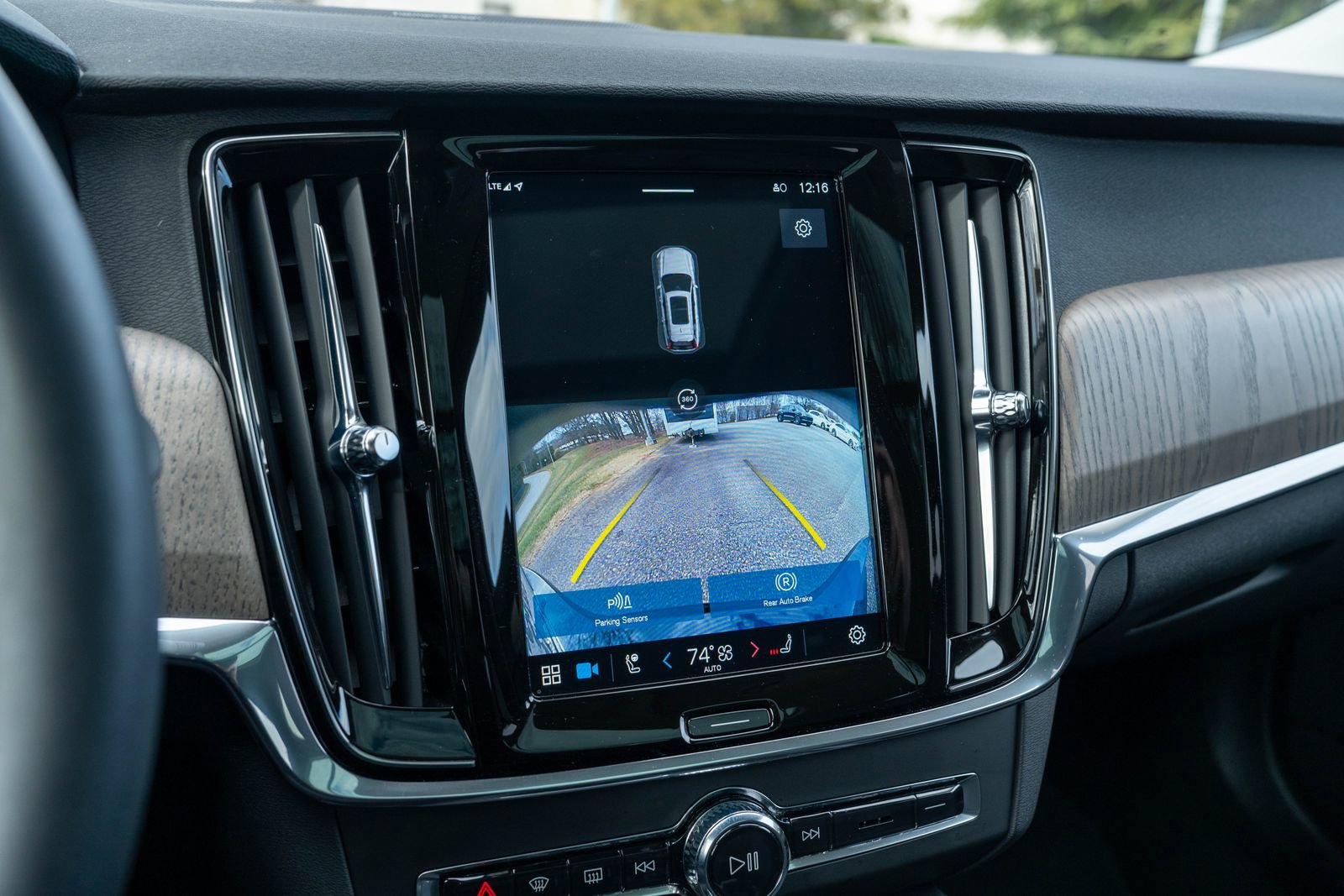 Used 2023 Volvo V90 B6 Cross Country Plus image 26