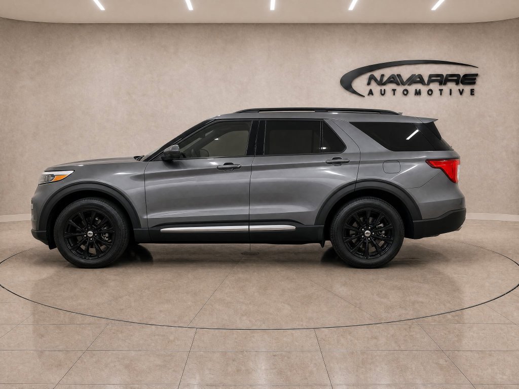 Used 2021 Ford Explorer XLT w/ Equipment Group 202A RWD image 4